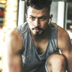 Doctor discussing men’s health, testosterone levels, and preventive wellness during a medical checkup.